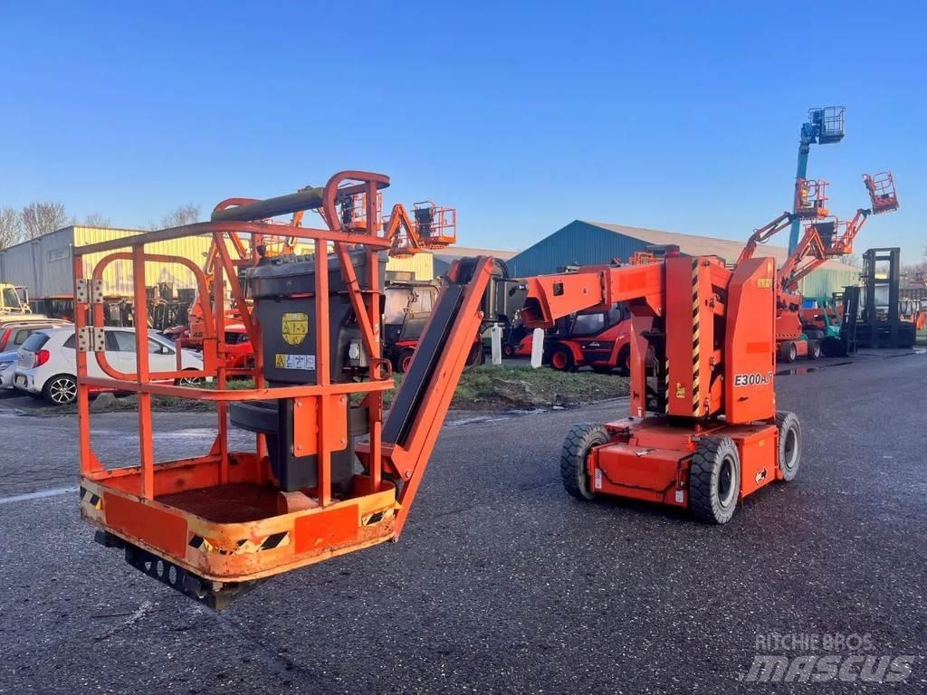 JLG E300AJP Съчленени стрелови подемници