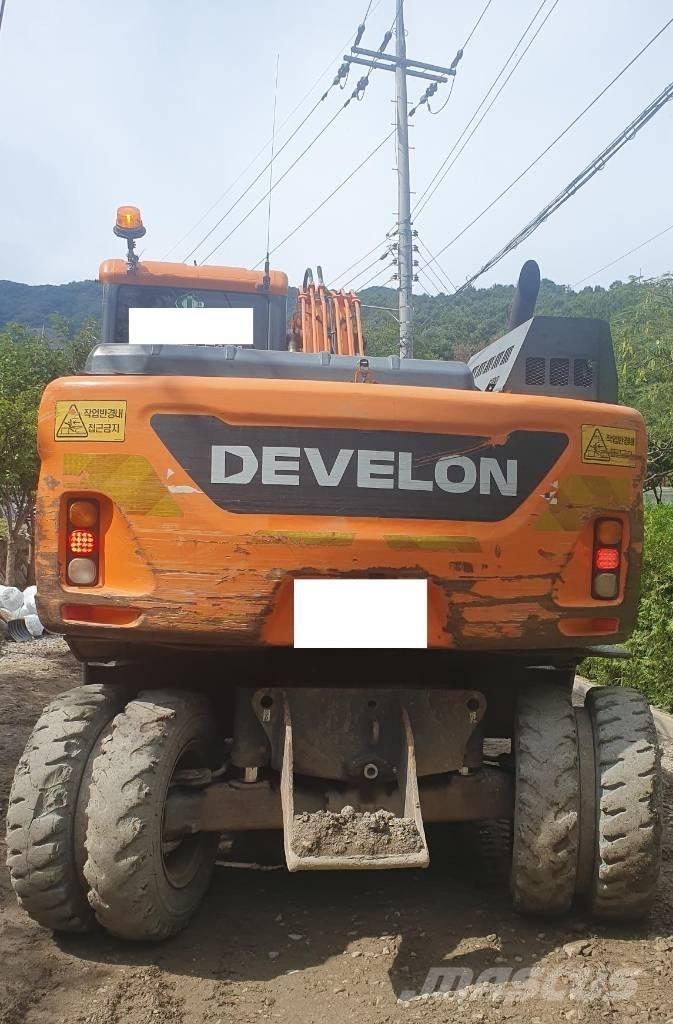 Doosan DX 140 W Колесни екскаватори
