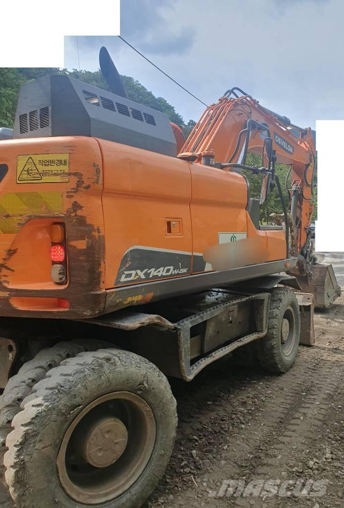 Doosan DX 140 W Колесни екскаватори