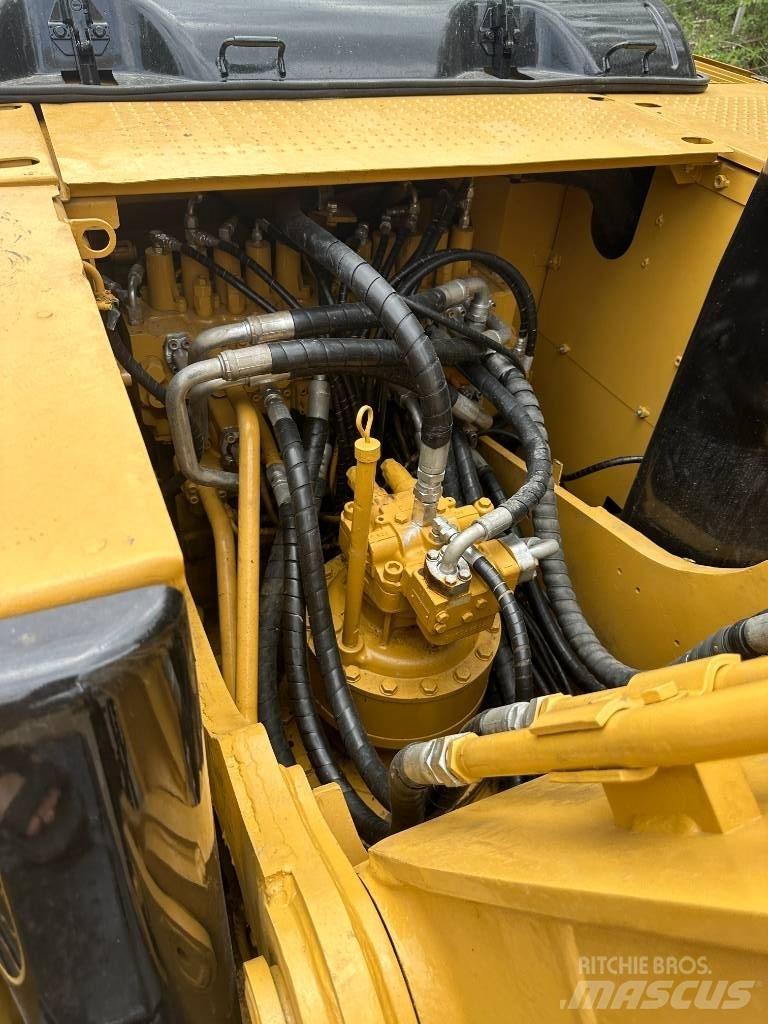 CAT 320D Верижен екскаватор
