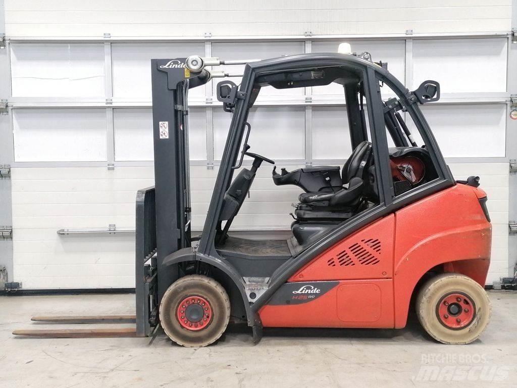 Linde H25T-02 Камиони с АГУ