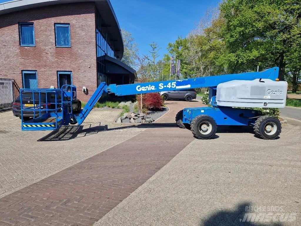 Genie S-45 Телескопични повдигачи
