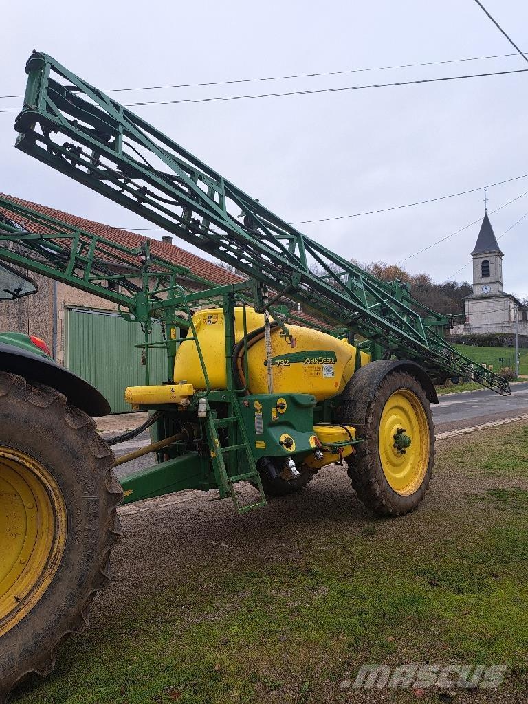 John Deere 732 Прикачни пръскачки
