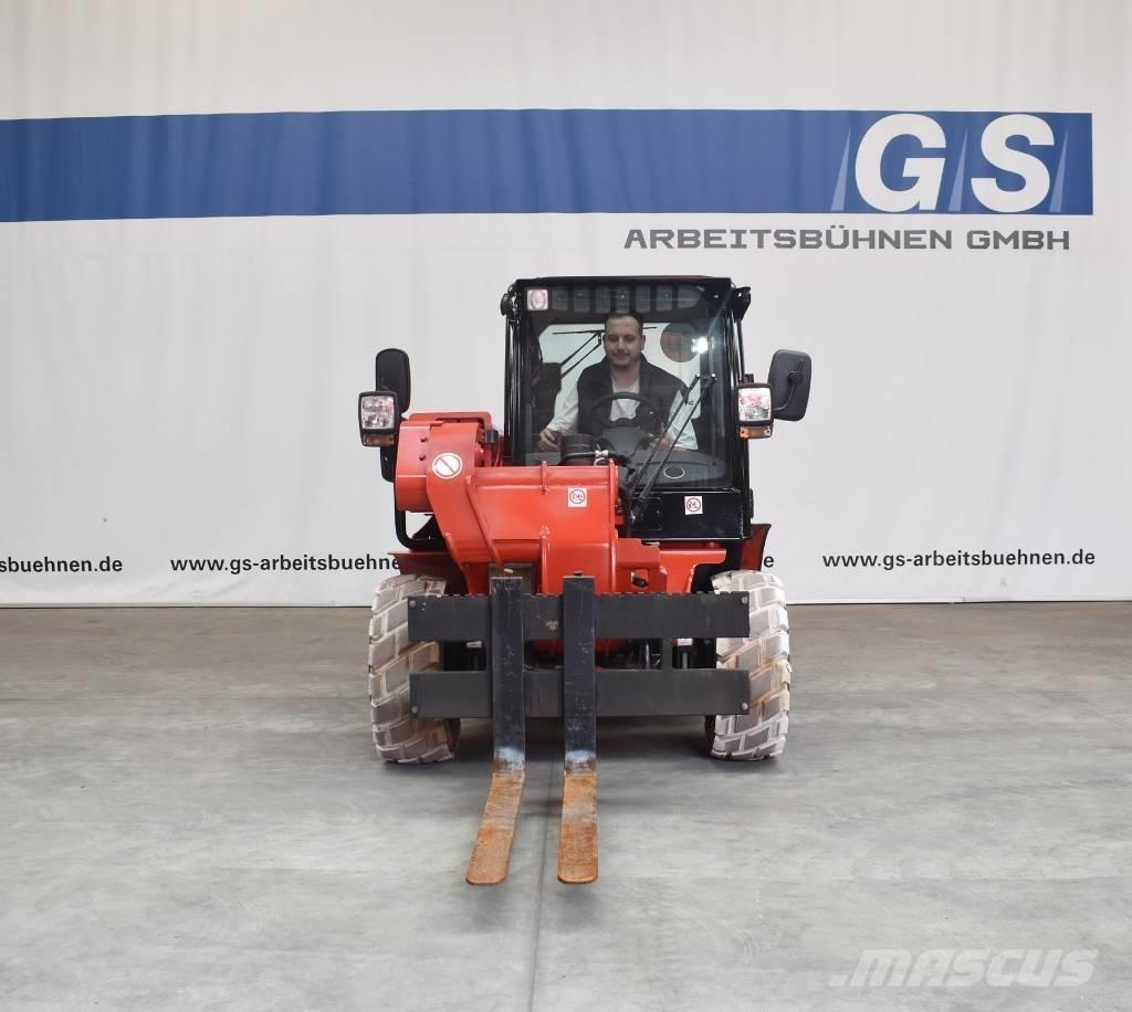 JCB 520-40 4WS Телескопични товарачи