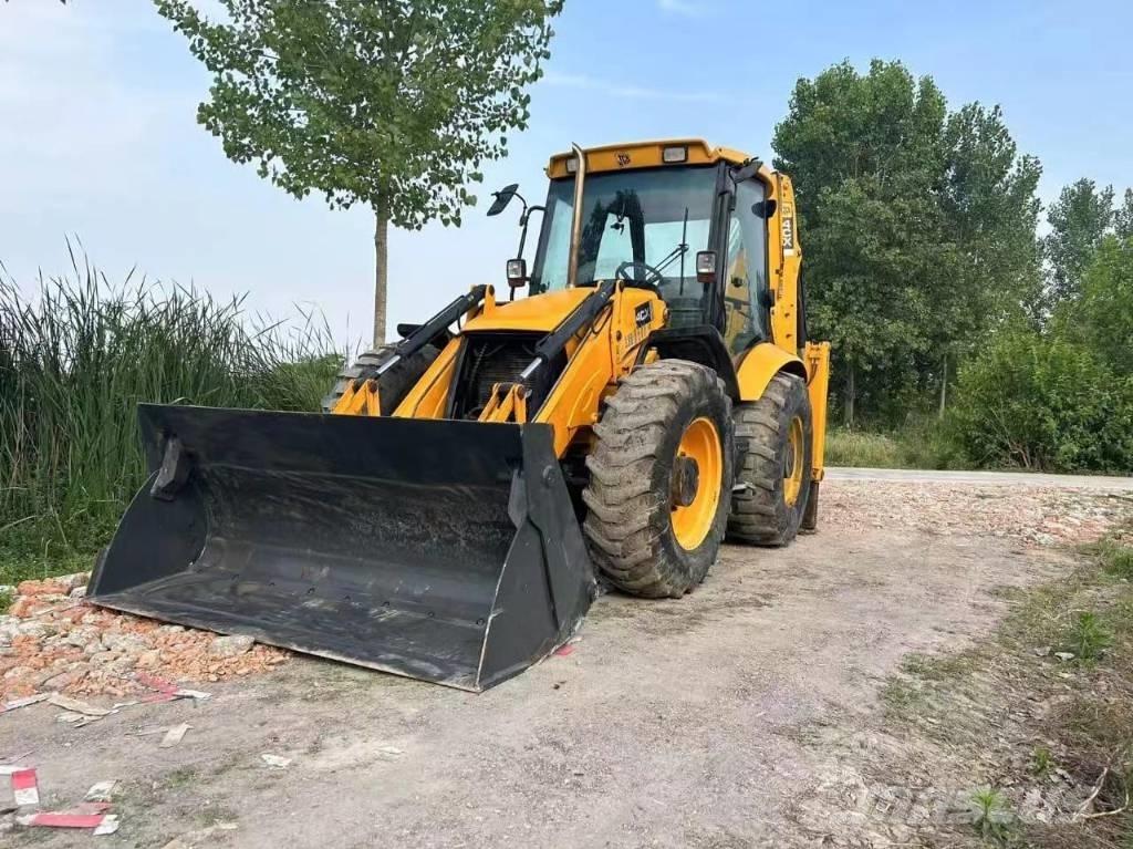 JCB 4CX Товарач със заден ексватор