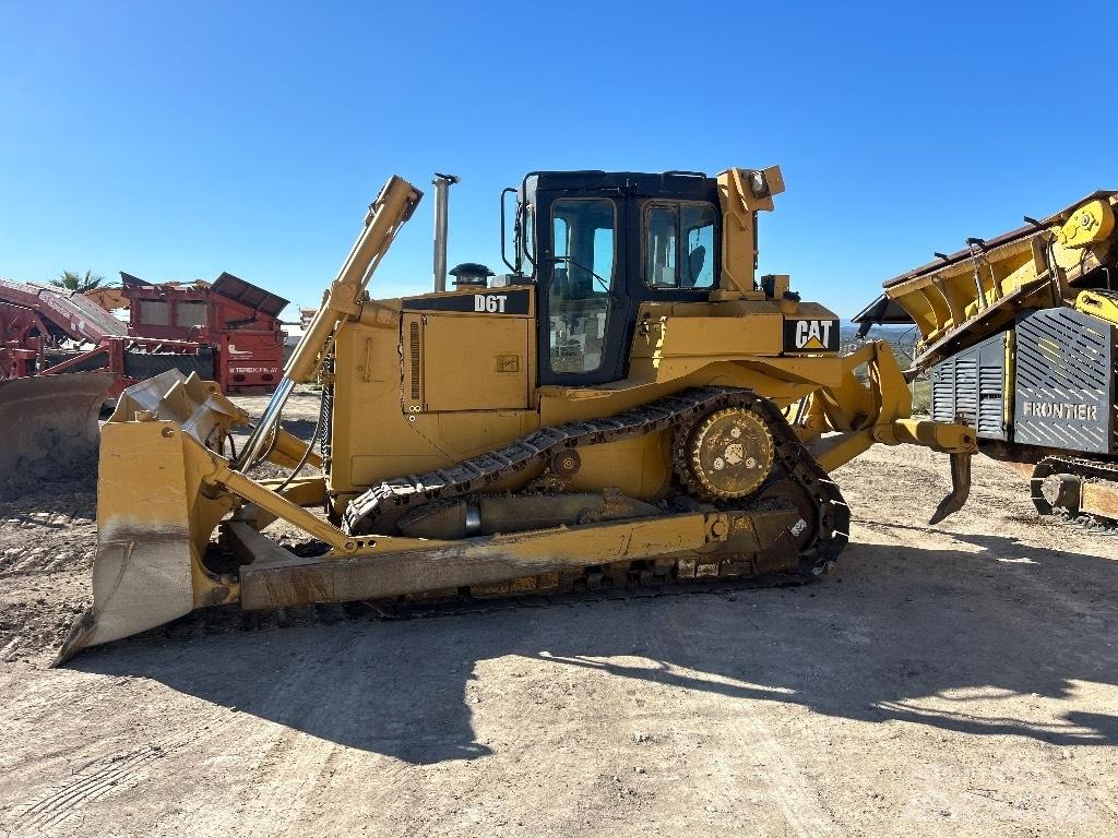 CAT D 6 T XL Верижни булдозери
