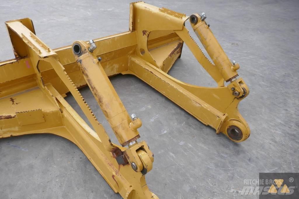 CAT Skidder blade Остриета
