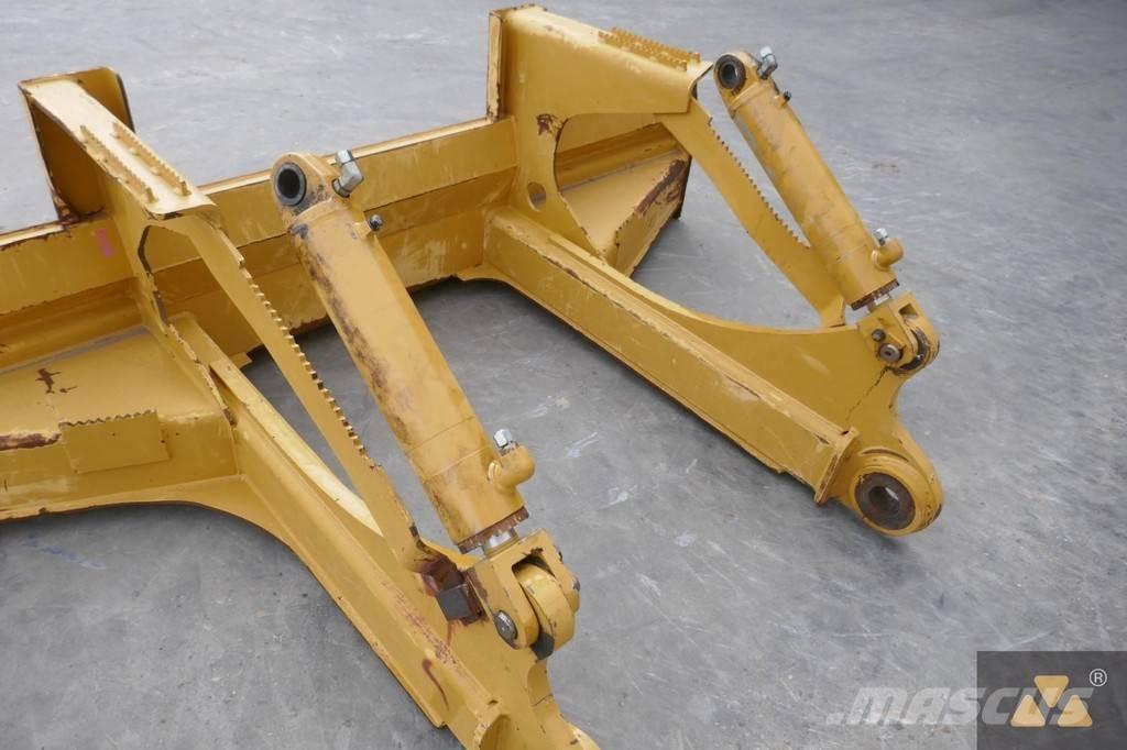 CAT Skidder blade Остриета