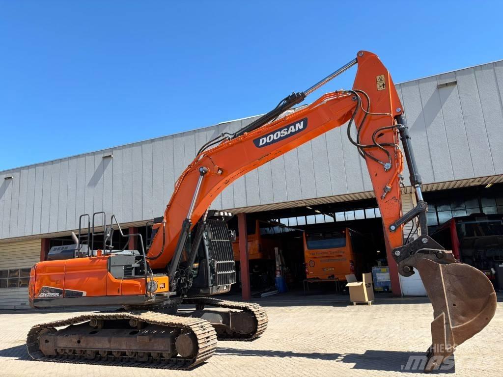 Doosan DX 255 NLC-5 Верижен екскаватор