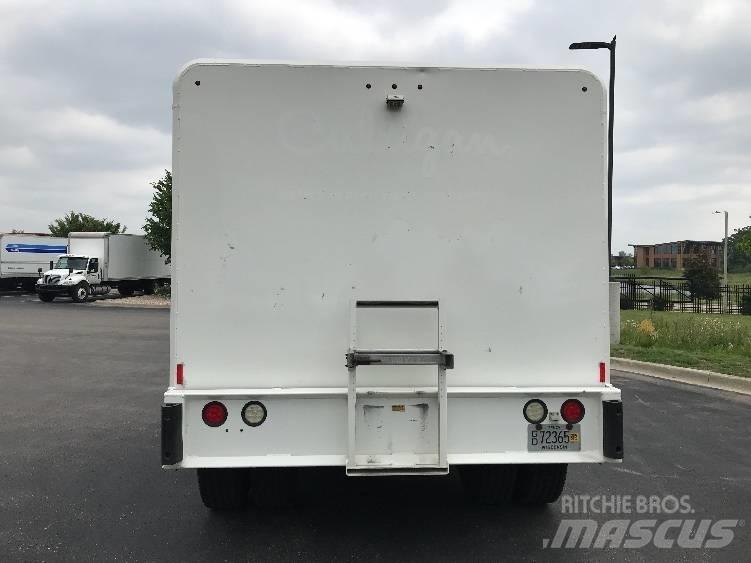 Freightliner M2 Товарни камиони за напитки