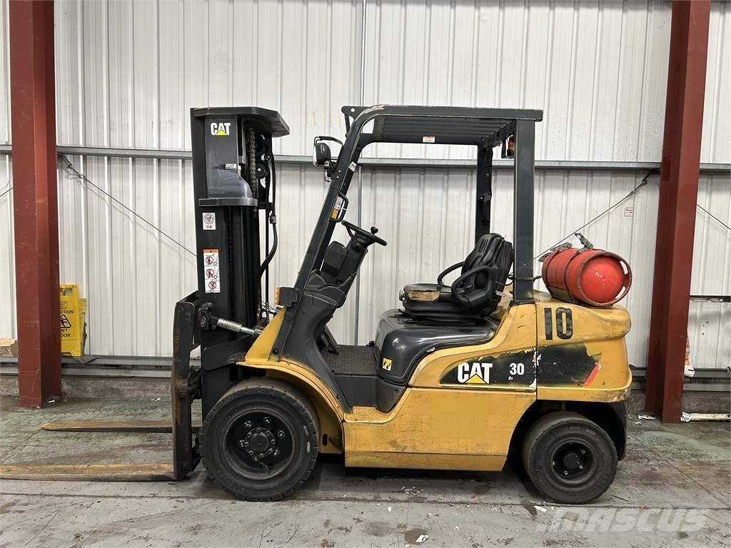 CAT GP30NT Камиони с АГУ