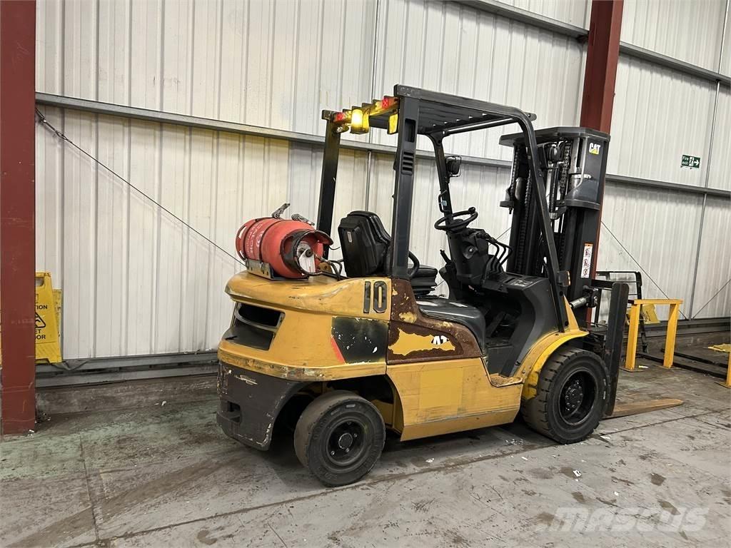 CAT GP30NT Камиони с АГУ