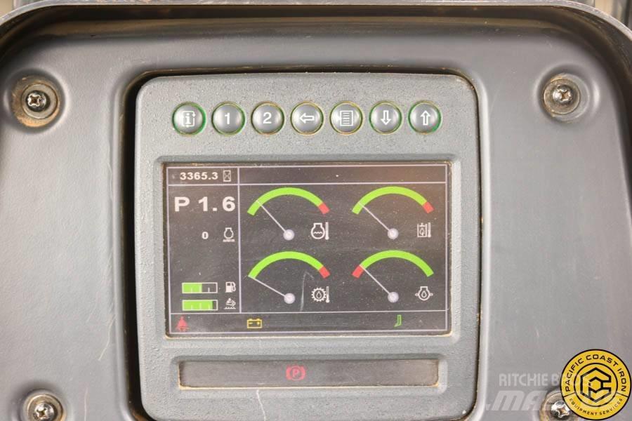 DEERE 750K XLT Верижни булдозери
