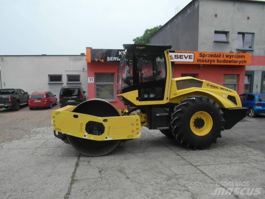 Bomag BW 213 DH-5 Еднобарабанни ролки

