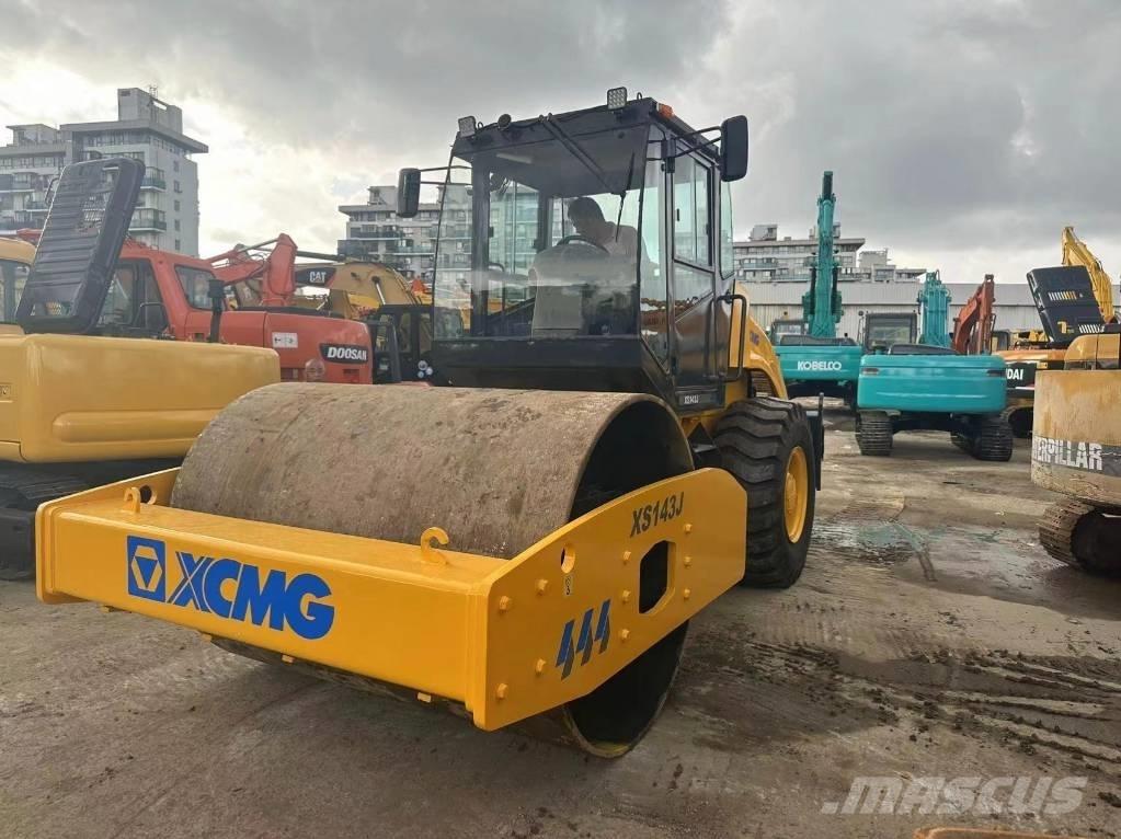 XCMG XS 143 J Еднобарабанни ролки
