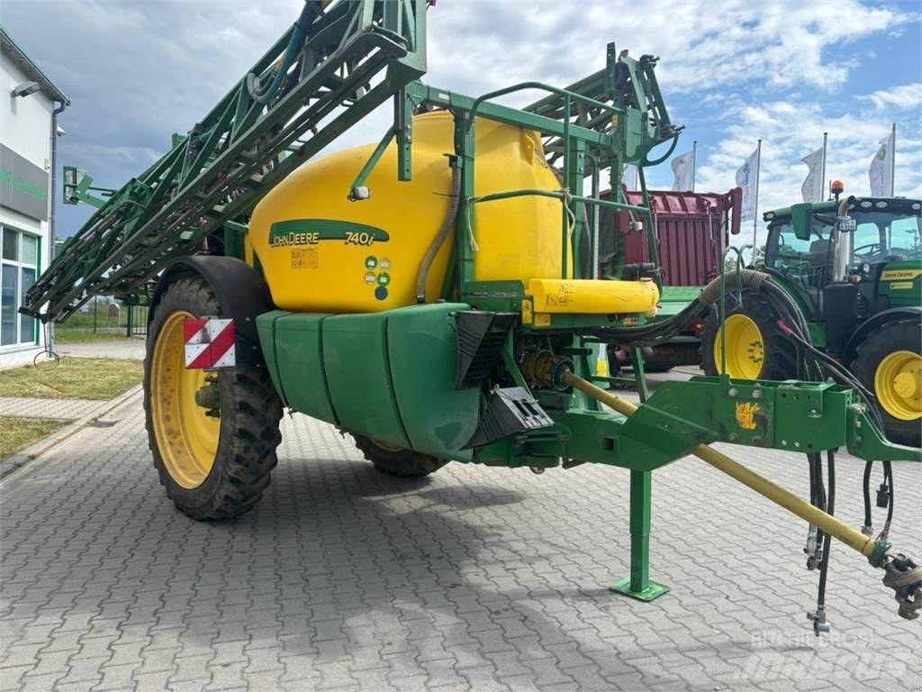 John Deere 740i Прикачни пръскачки
