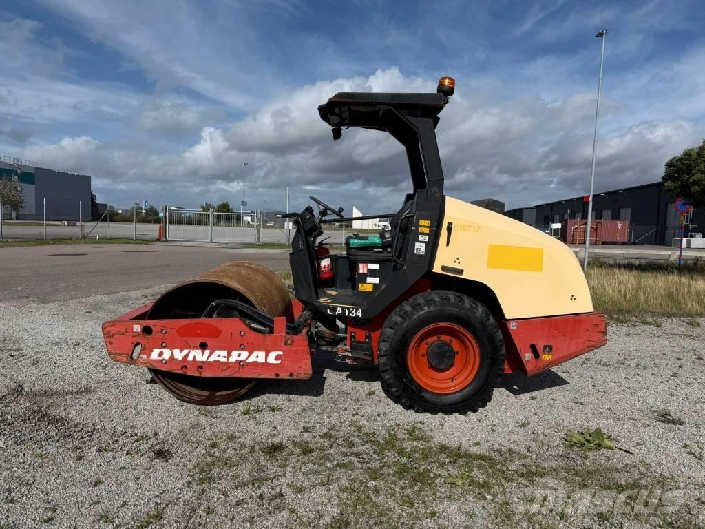 Dynapac CA 134 D Еднобарабанни ролки
