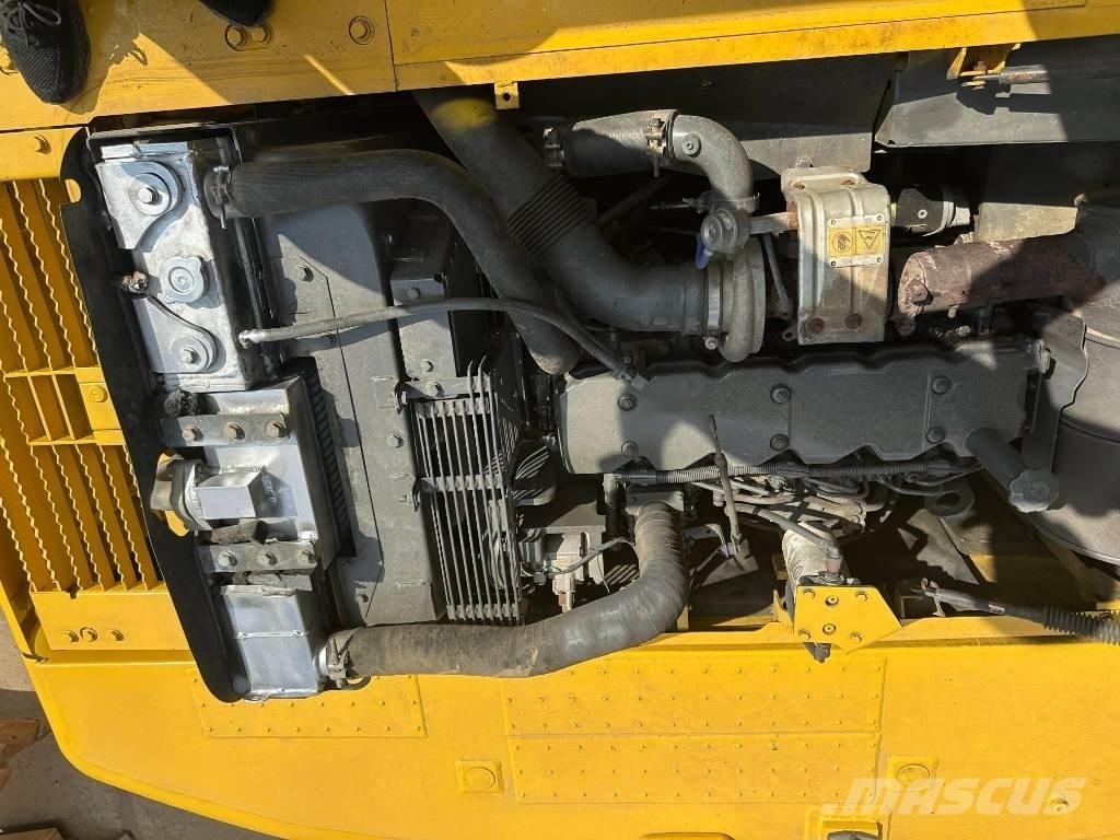 Komatsu PC220-8 Средни екскаватори 7т - 12т