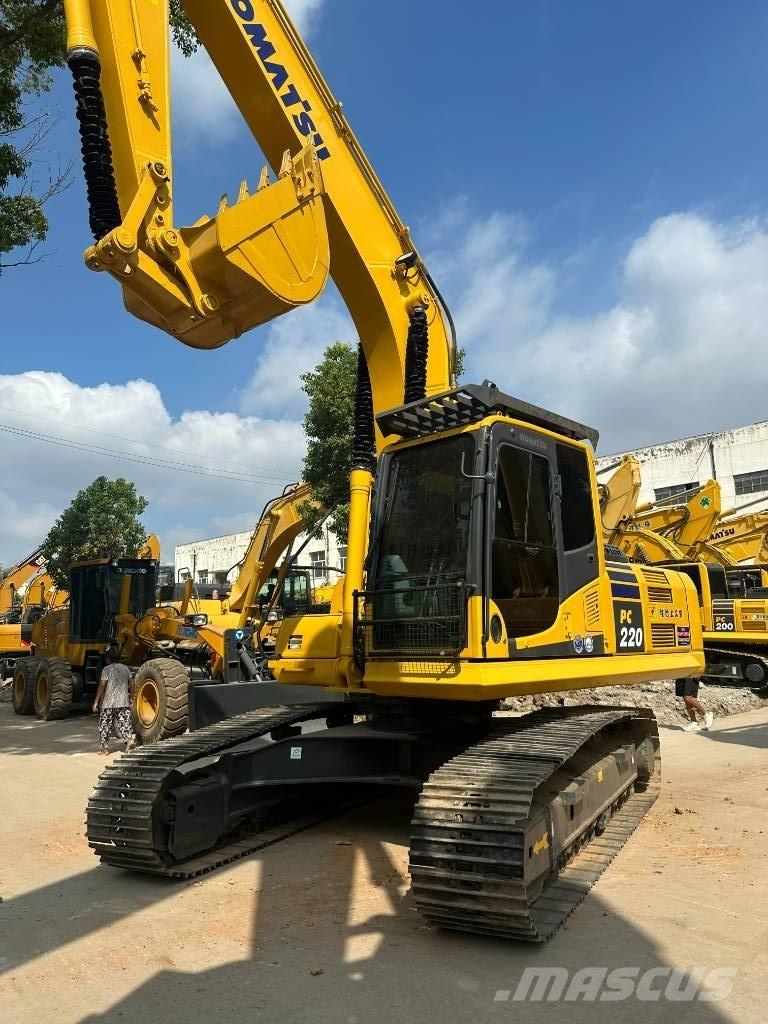 Komatsu PC220-8 Средни екскаватори 7т - 12т