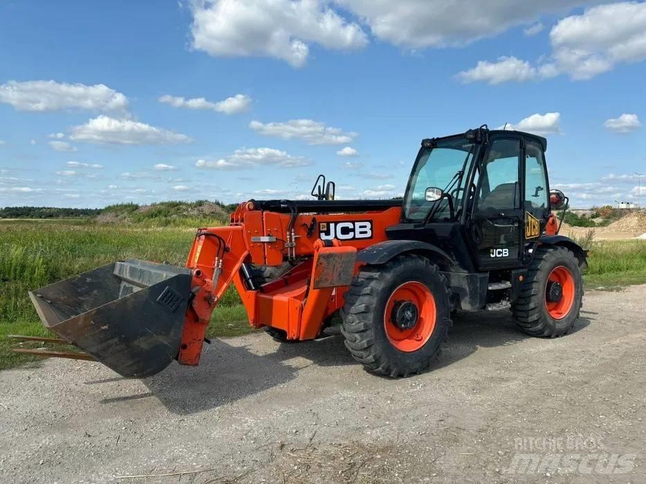 JCB 540-140 Телескопични товарачи