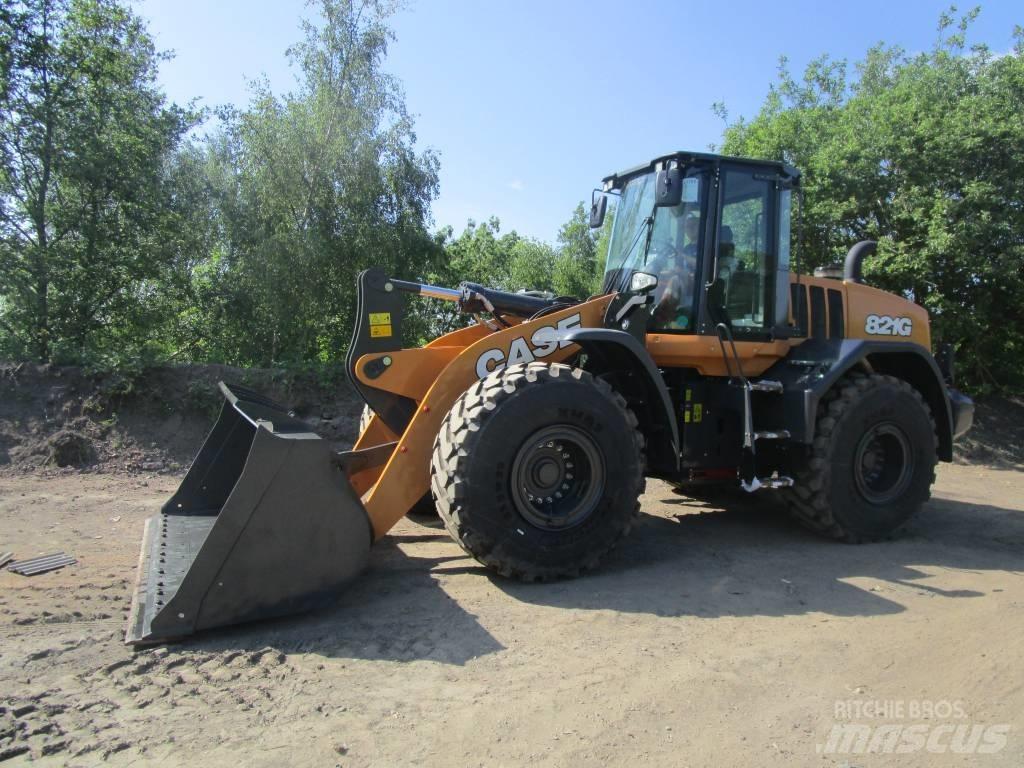 CASE 821 G Колесни товарачи