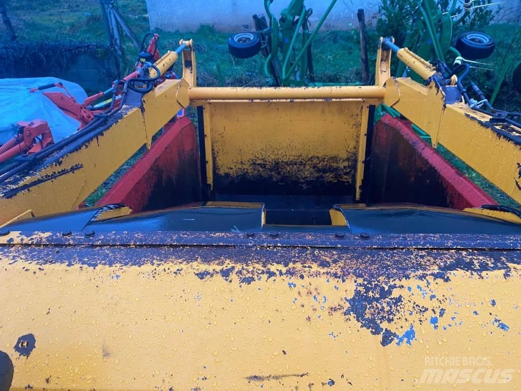 Gyrax 5500L Техника за разтоваране на силоз