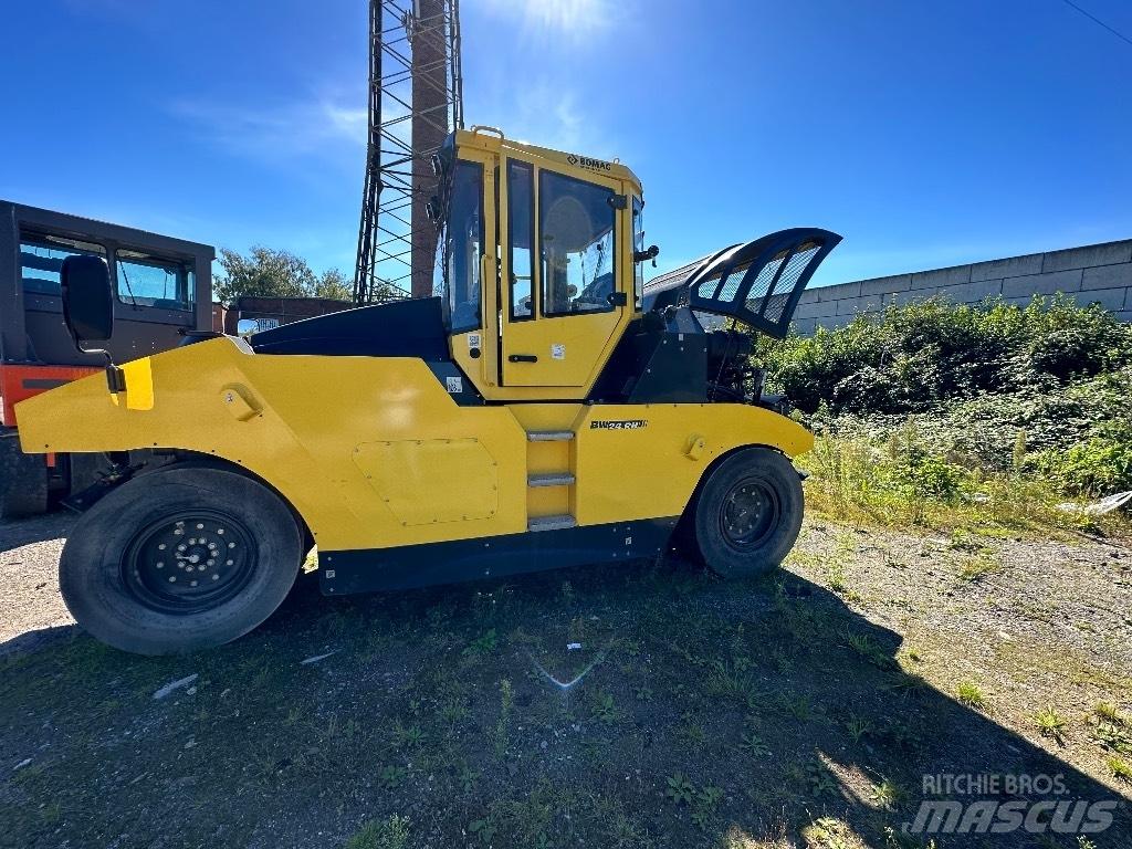 Bomag BW24RH Пневматични гумени  ролки
