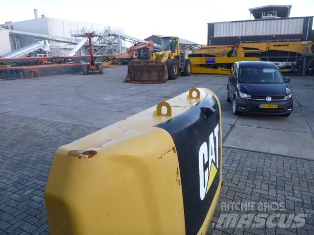 CAT 336 F L Шаси