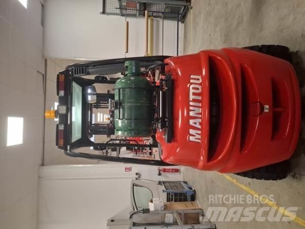 Manitou MI25G Камиони за херавни местности