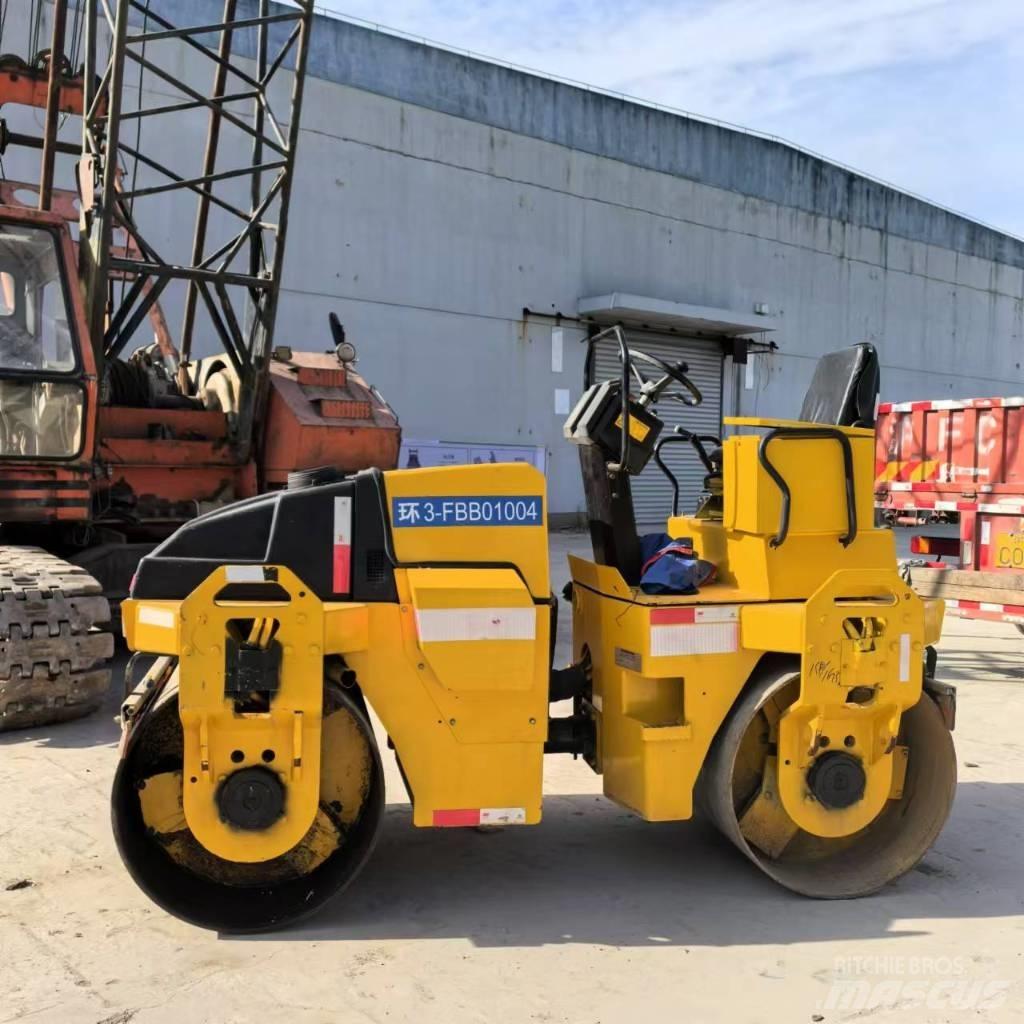 Dynapac CC 142 Двойни барабанни ролки
