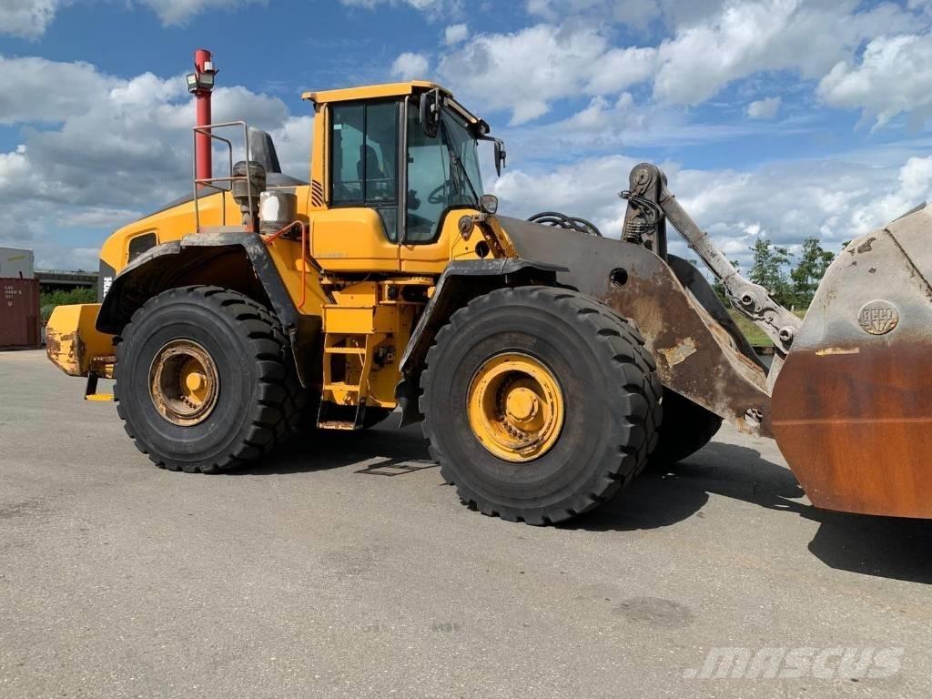 Volvo L 220 H Колесни товарачи