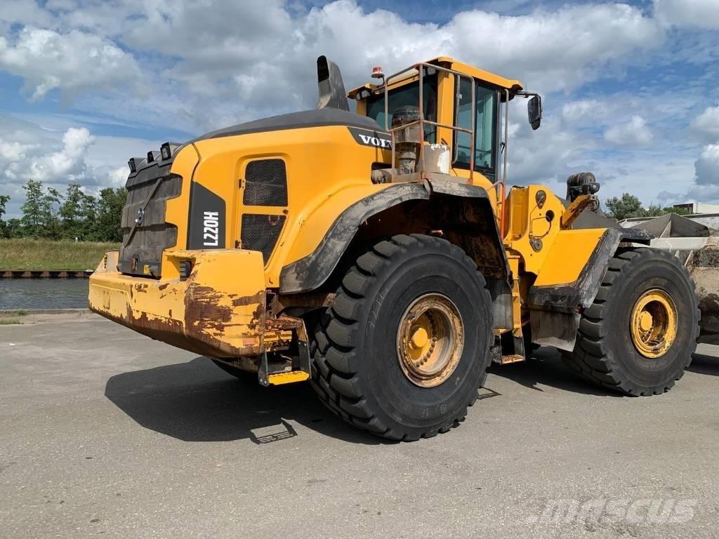 Volvo L 220 H Колесни товарачи