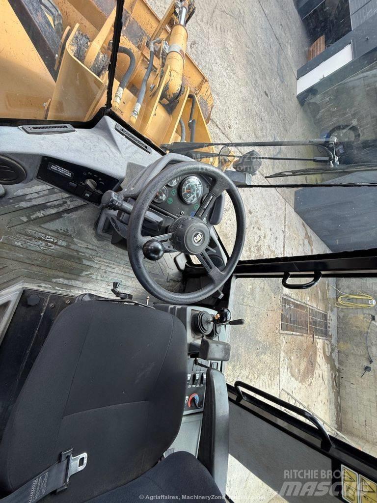 CAT 914G2 Колесни товарачи