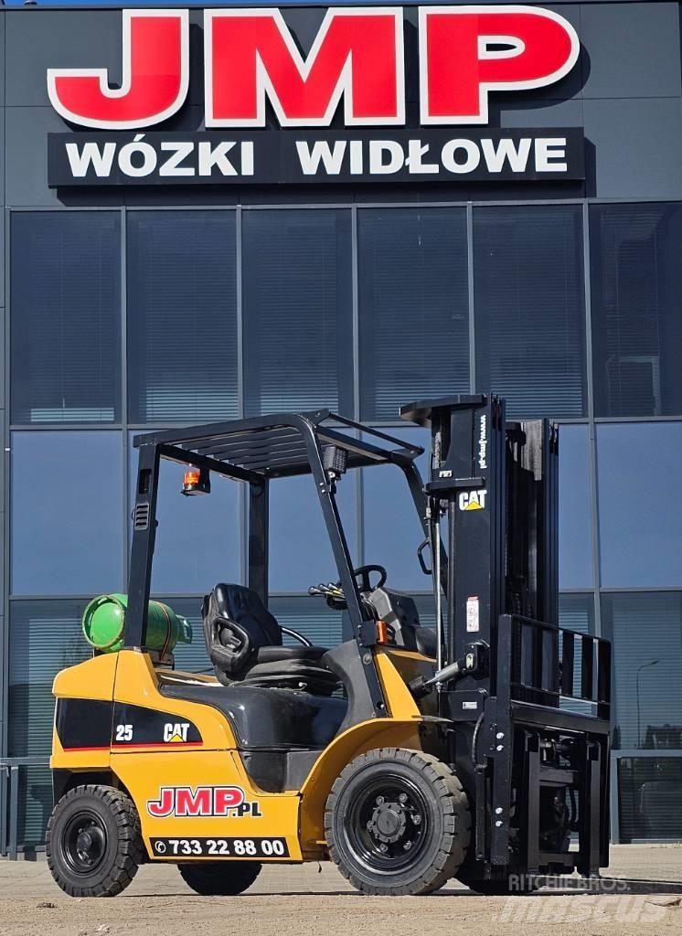 CAT GP 25 N Камиони с АГУ