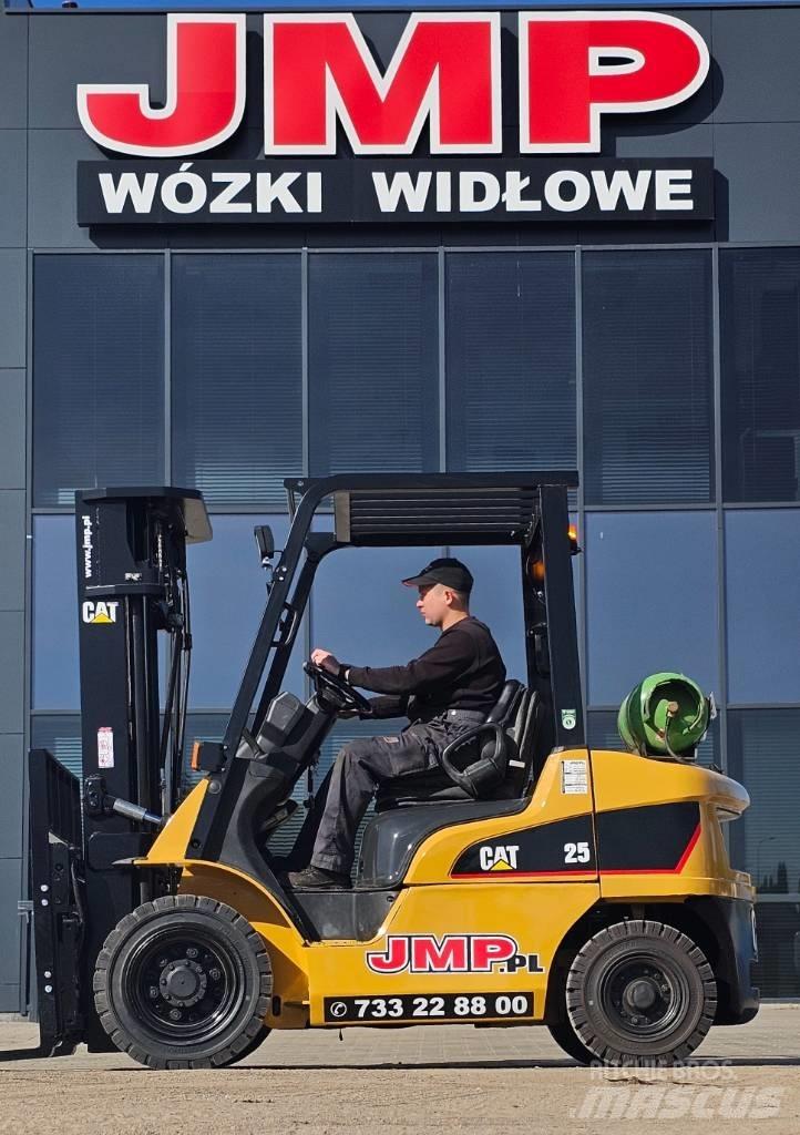 CAT GP 25 N Камиони с АГУ
