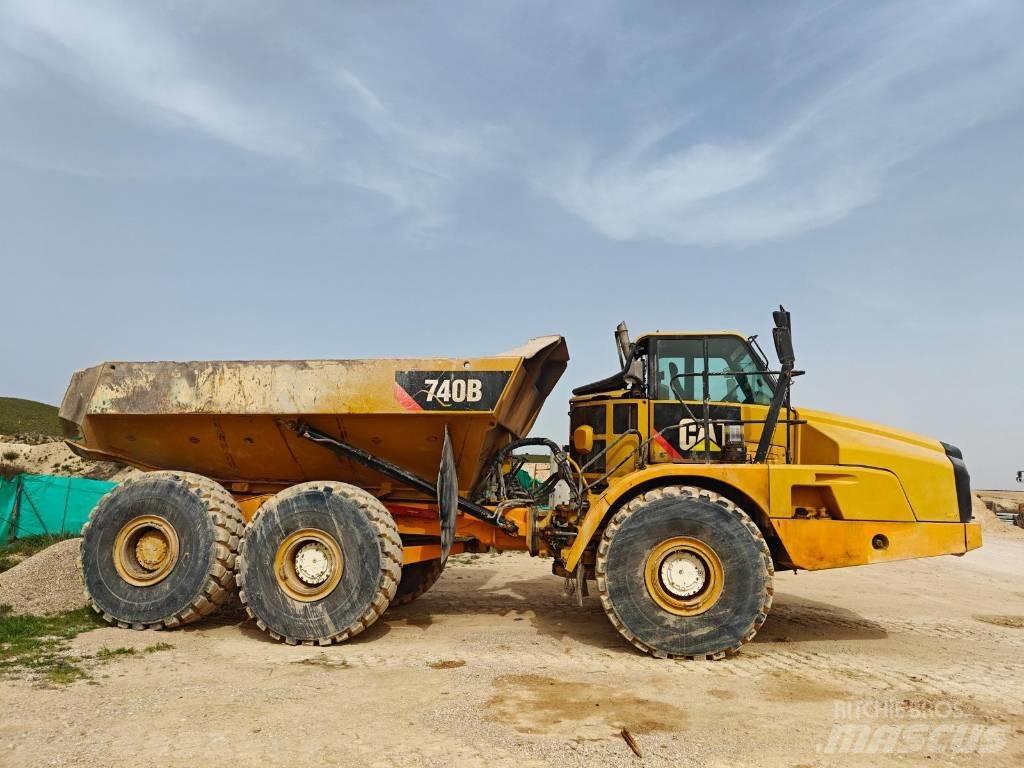 CAT 740B Дъмпери/моторни превозни средства