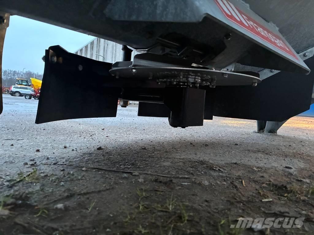 Fransgård STS 1800 Разстилачки на пясък и сол