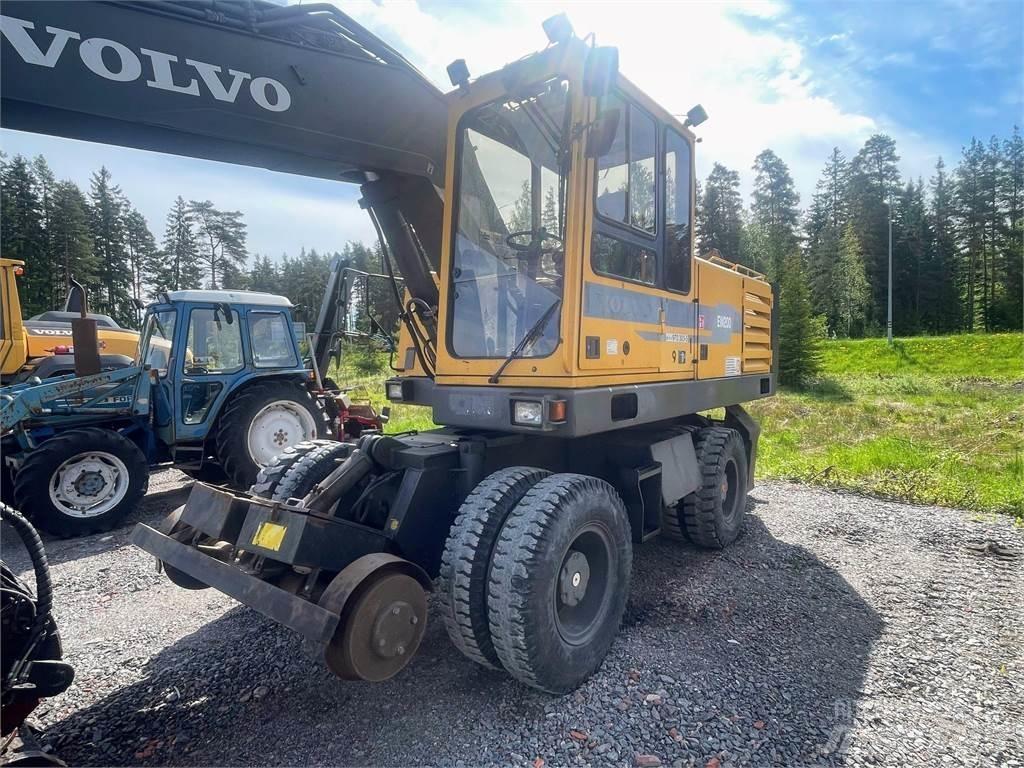 Volvo EW 200 4x4 Колесни екскаватори
