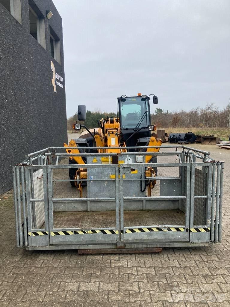 JCB 540-140 Телескопични товарачи