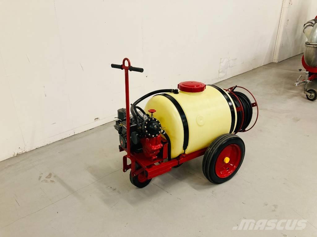 Hardi TR3-200 Прикачни пръскачки
