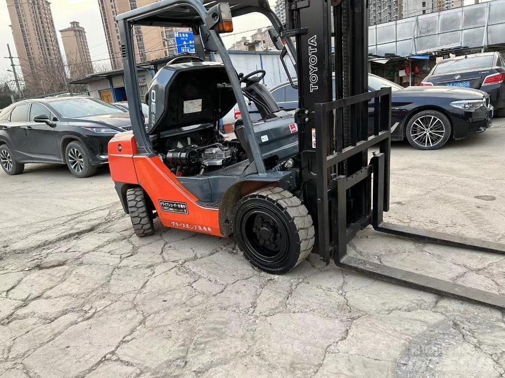 Toyota Toyota8F FD30 Дизелови камиони