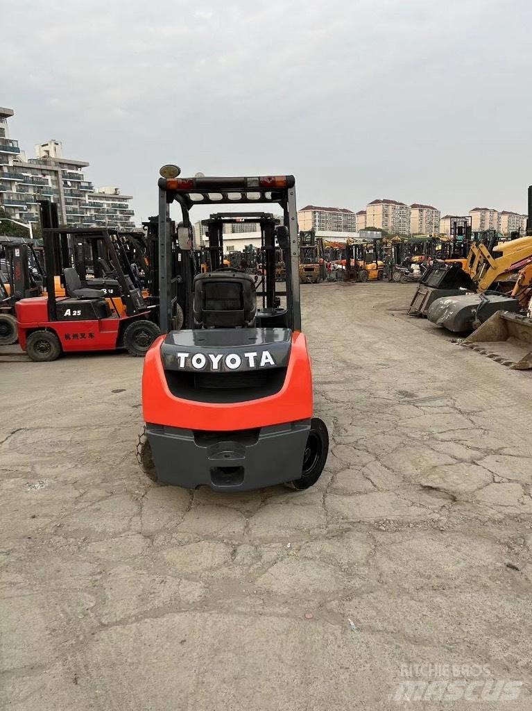 Toyota Toyota8F FD30 Дизелови камиони