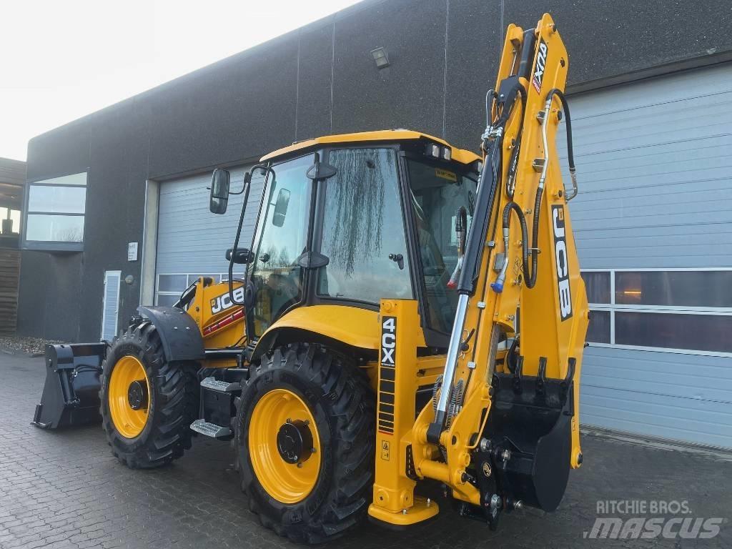 JCB 4CX Pro Товарач със заден ексватор