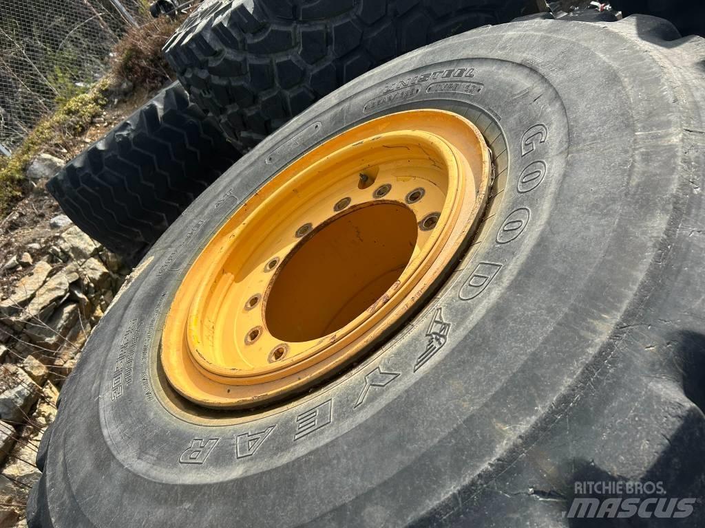 Goodyear 20,5R25 GP4 Колесни товарачи