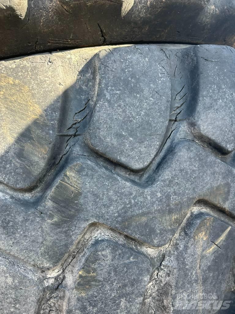 Goodyear 20,5R25 GP4 Колесни товарачи