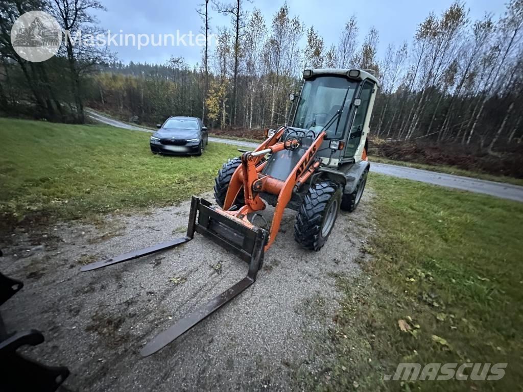 Atlas 65 Колесни товарачи