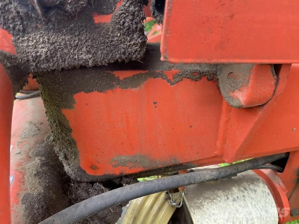 Kuhn GF6301MH Гребла и сенообръщачки