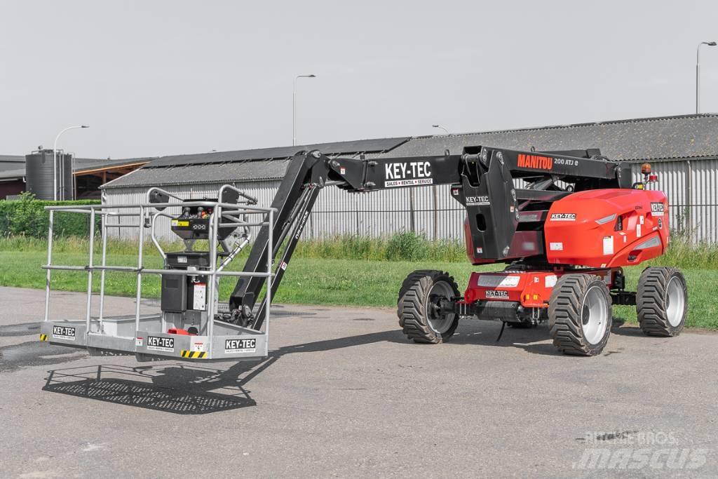 Manitou 200 ATJ e Съчленени стрелови подемници