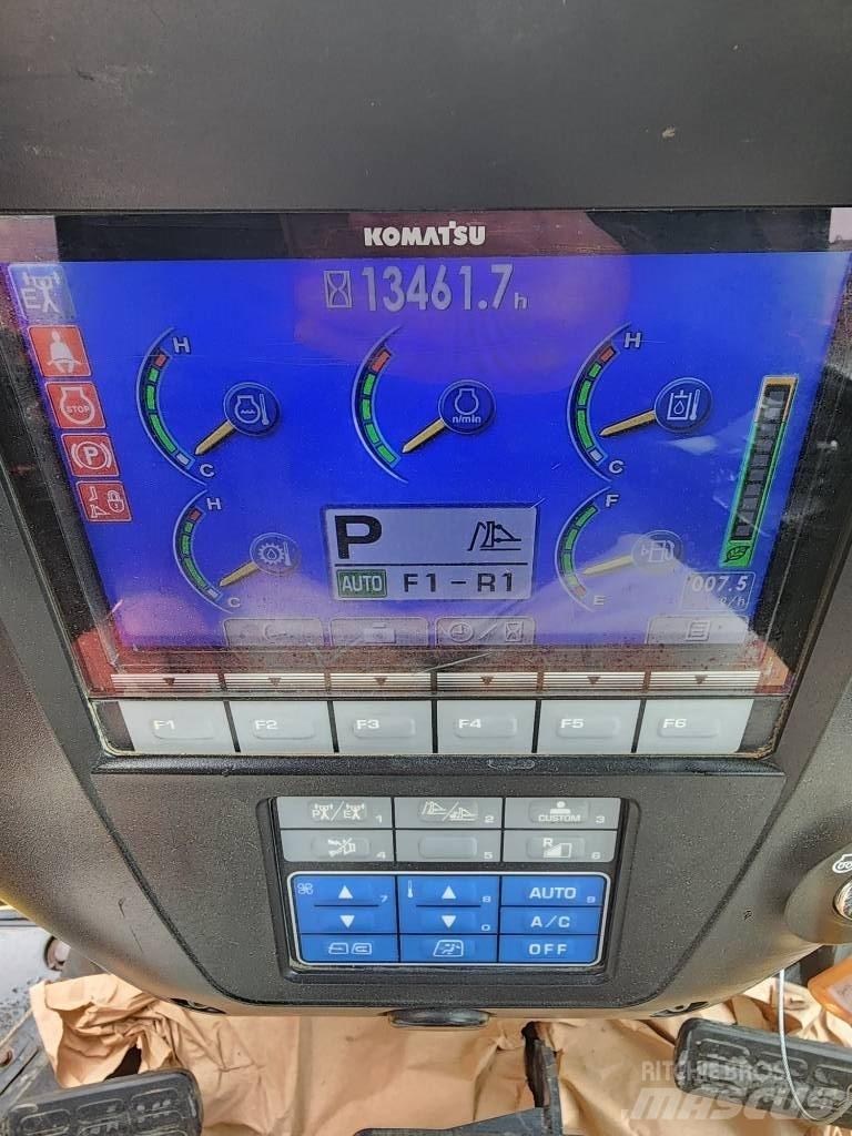 Komatsu D 65 PX-17 Верижни булдозери
