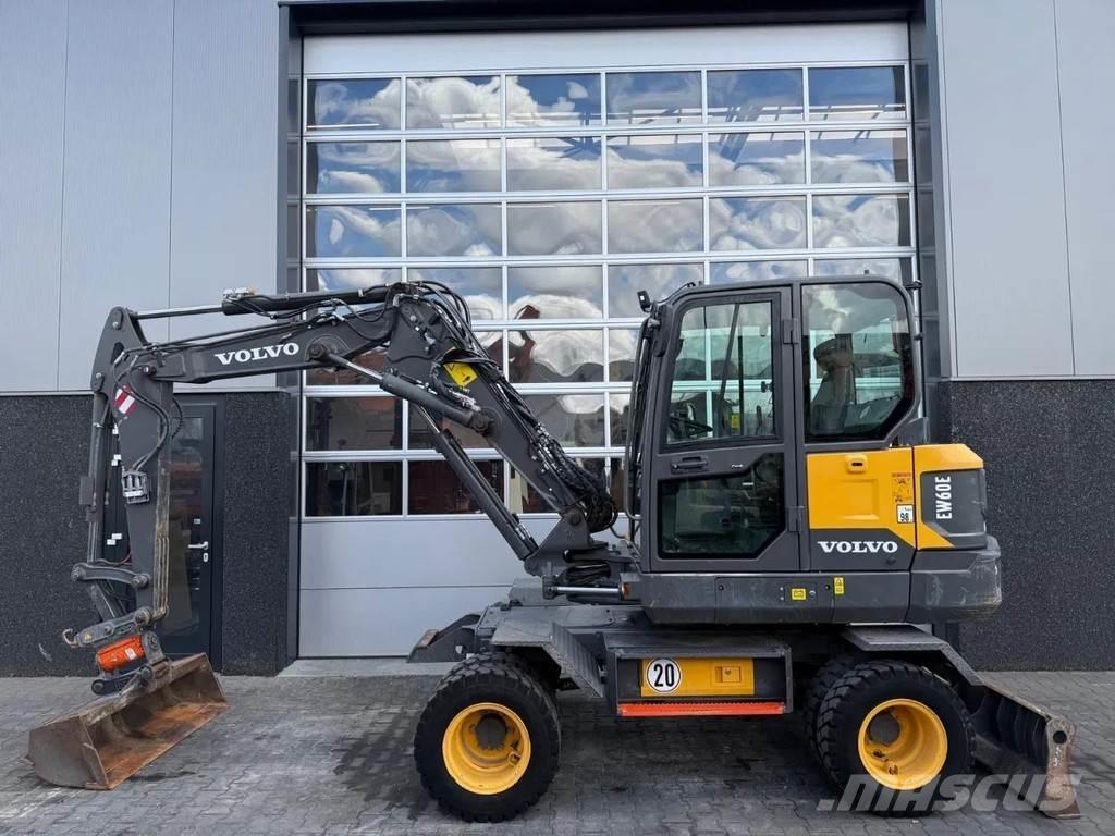 Volvo EW60E | A/C Средни екскаватори 7т - 12т